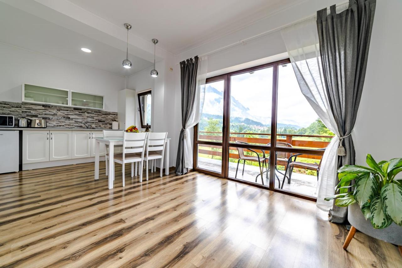 Yael Luxury 2 *