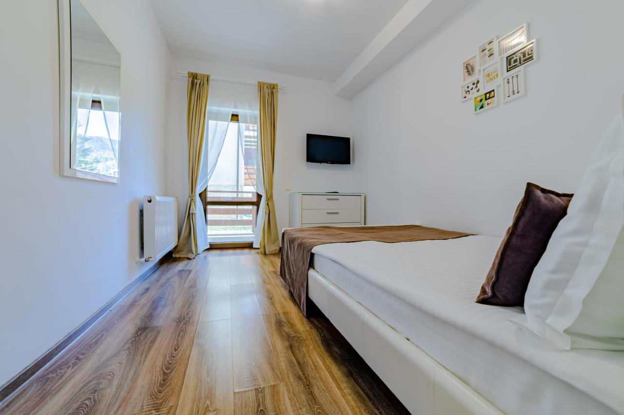 Yael Luxury 2