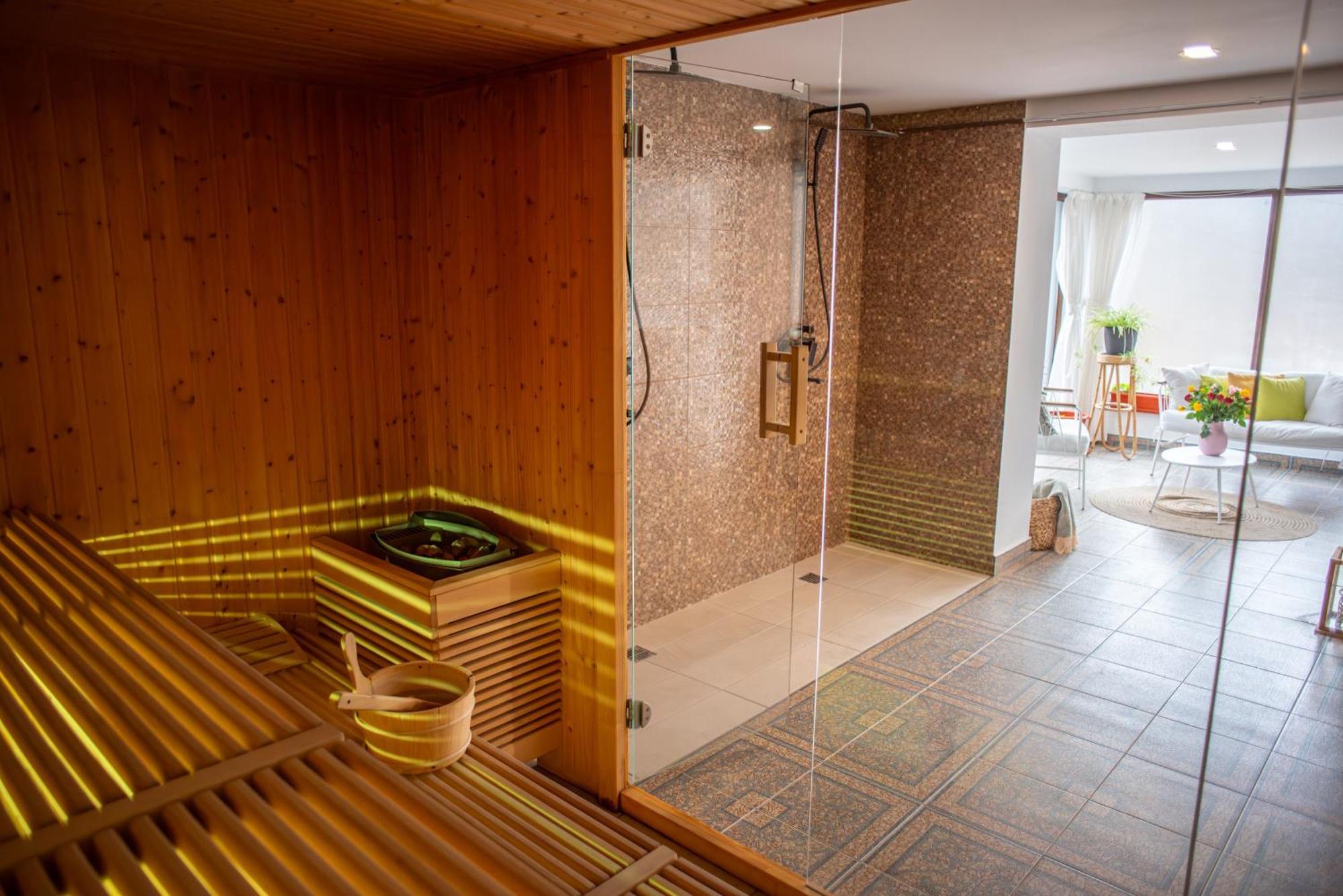 Yael Luxury 2 בוסטאני